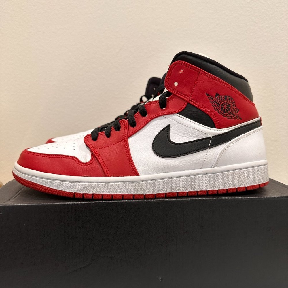 AIR JORDAN 1 MID "Chicago 2020" - Picture 12 of 12